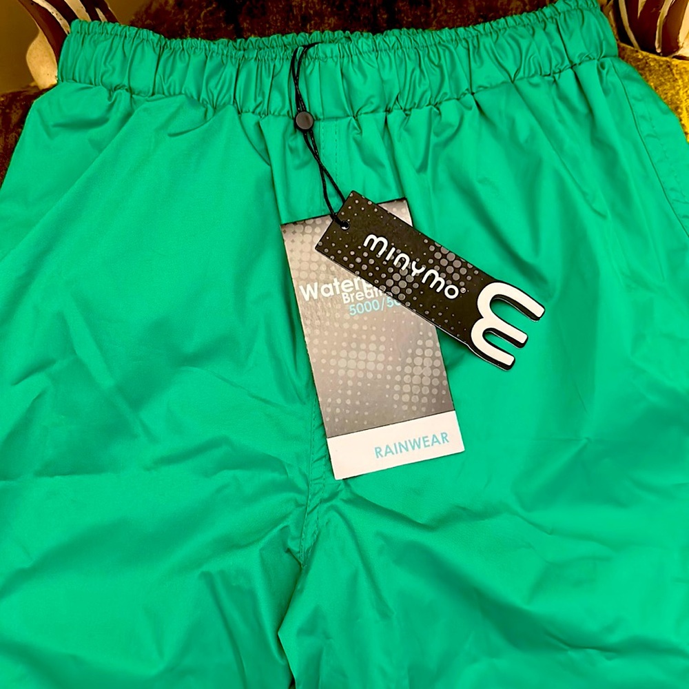 BNWT snow or rain pants for kids size 140 or 10